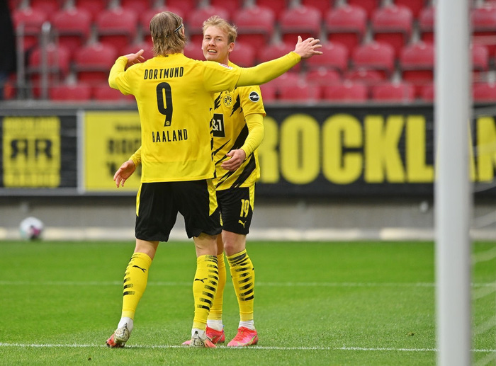 Dortmund ra sân với đội hình mạnh nhất