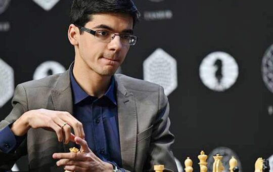 Kỳ thủ Anish Giri giành chiến thắng trong ván 11 giải cờ vua Candidates