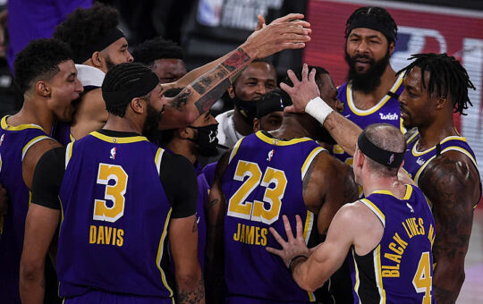 Los Angeles Lakers và Miami Heat dừng chân đầy tiếc nuối ở vòng playoff